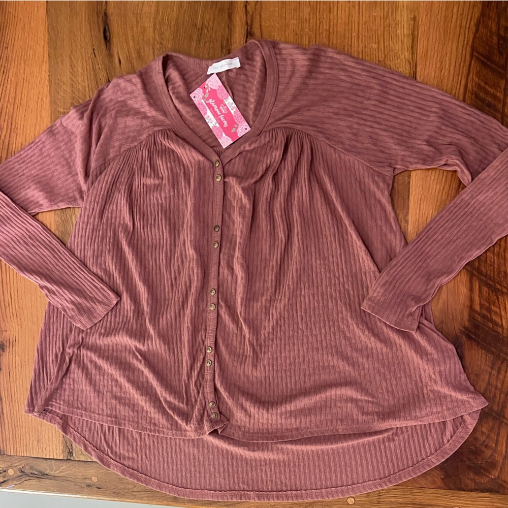 Ces Femme Mauve Long Sleeve, V Neck, Button Front Shirt, NWT, Great Basic, Small